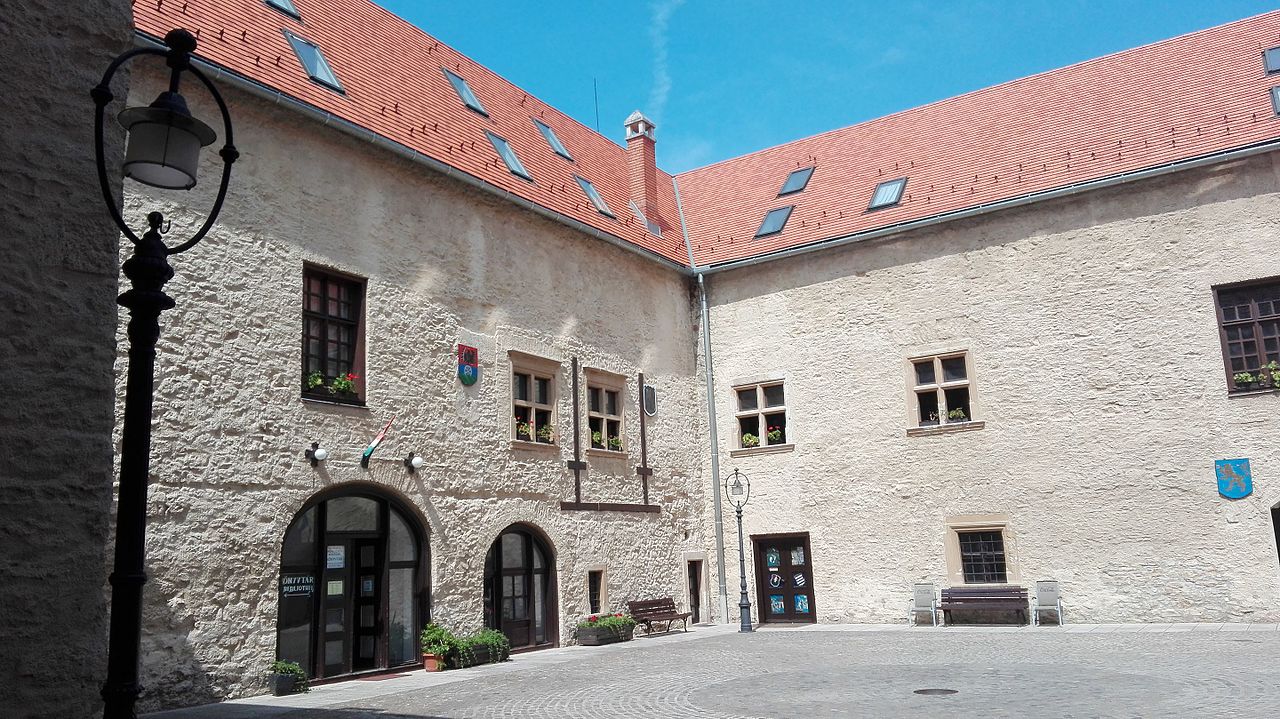 Háttér