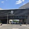 Le akart ugrani a Miskolc Pláza tetejéről egy 22 éves fiatal
